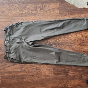 Cuts Joggers Olive Green Small